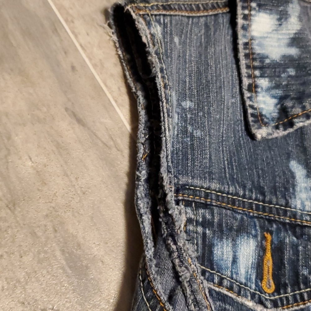 GUC Duck Head Bleached Rugged Denim Vest - Picture 9 of 9